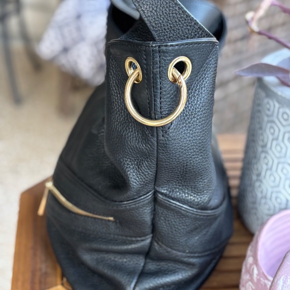 Michael Kors black leather bag with zip detail - Picture 3 of 11